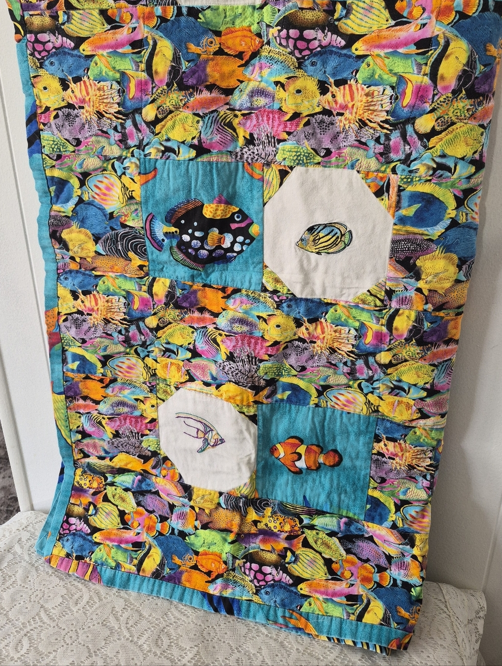 Tropical Fish Quilt - Picture 4 of 6